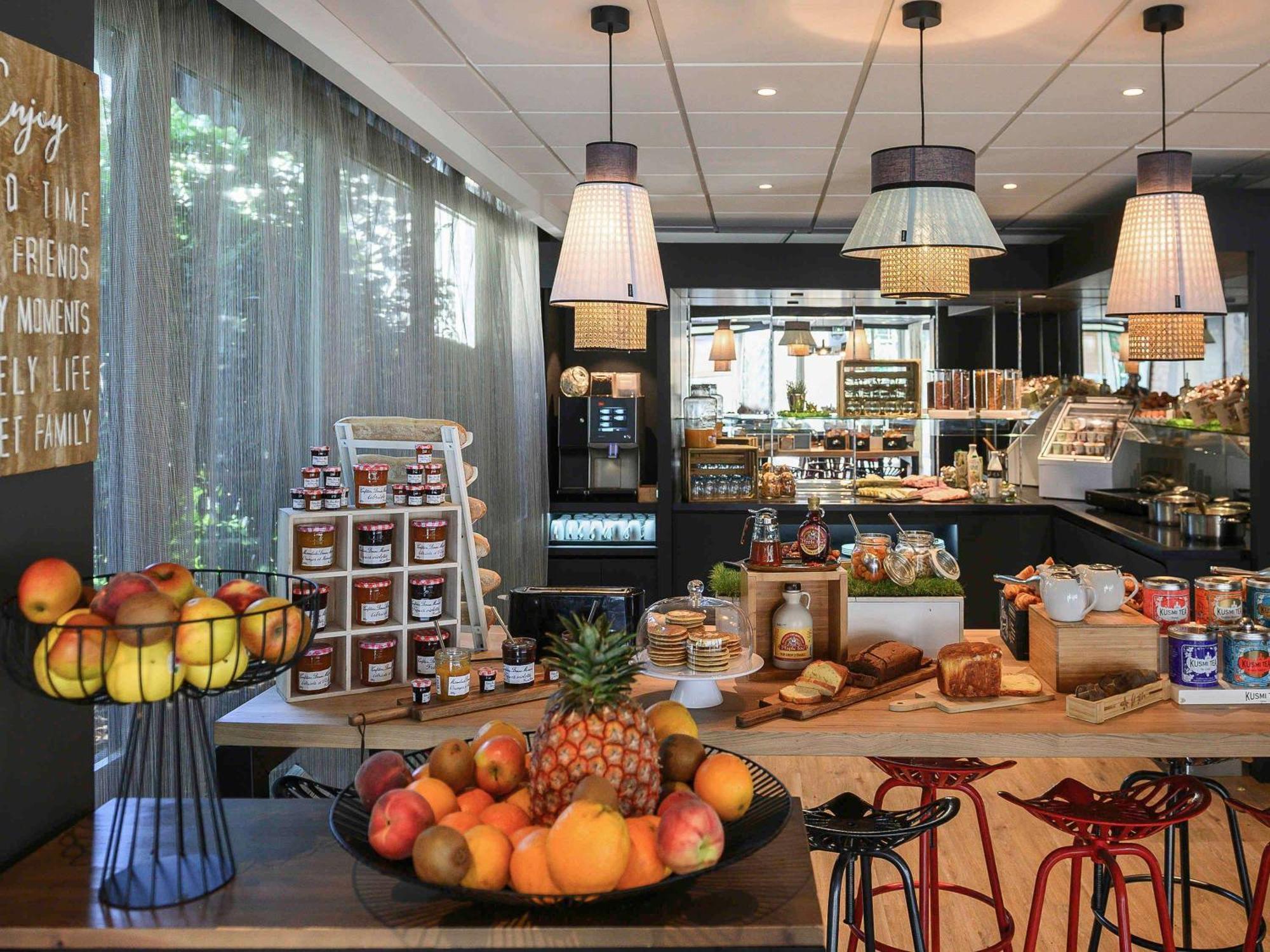 Hotel Novotel Evry Courcouronnes Eksteriør billede