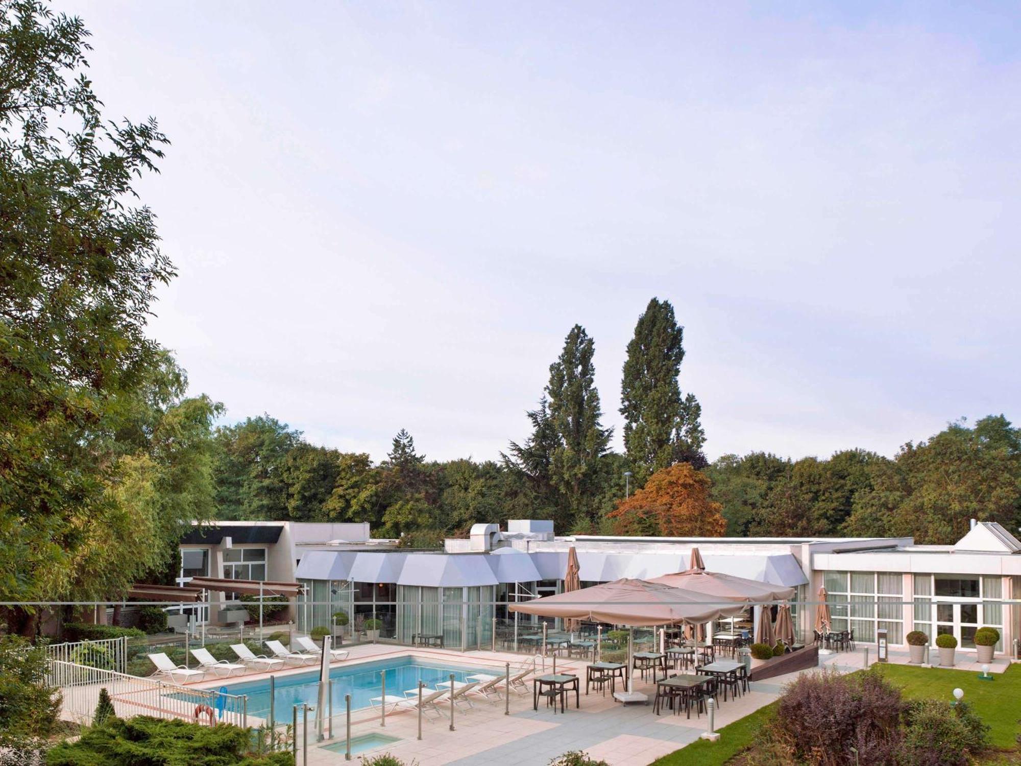 Hotel Novotel Evry Courcouronnes Eksteriør billede