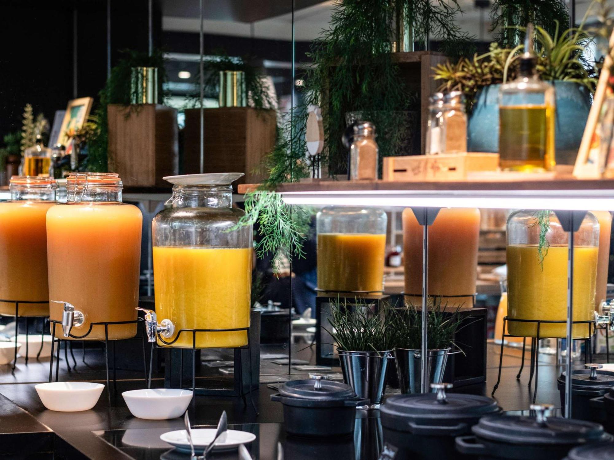 Hotel Novotel Evry Courcouronnes Eksteriør billede